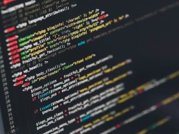 Structure and reliability in e-commerce platforms