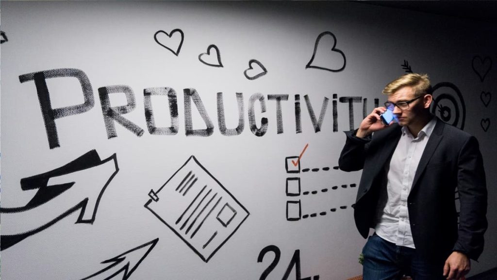 https://hackread.com/wp-content/uploads/2026/05/10-tips-for-phrasing-employee-feedback-in-reviews-1024x576.jpg