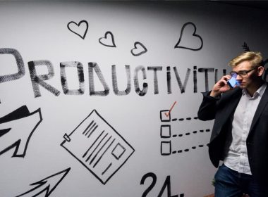 10 Tips for Phrasing Employee Feedback in Reviews