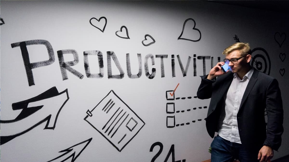 10 Tips for Phrasing Employee Feedback in Reviews