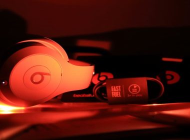 Beats Studio Buds Flaw Could Let Nearby Attackers Eavesdrop on Users