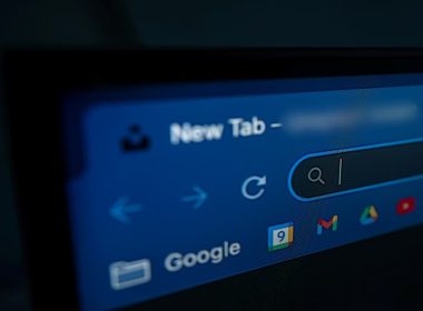 152 Chrome Live Wallpaper Extensions Caught Hiding Ad Tracking and Faking Google Search Traffic
