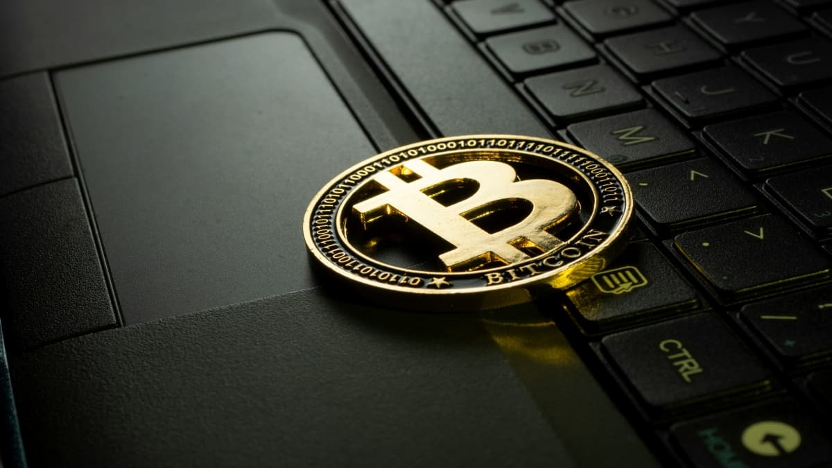 https://hackread.com/wp-content/uploads/2026/08/bitcoin-businesses-dedicated-vps-infrastructure-1.jpg