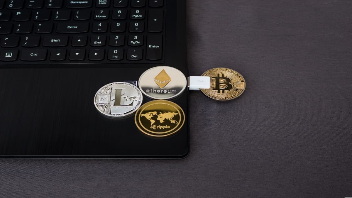 Cold Wallets vs Hot Wallets: Which Is Safer?